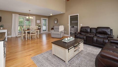 2566 Howerton Dr