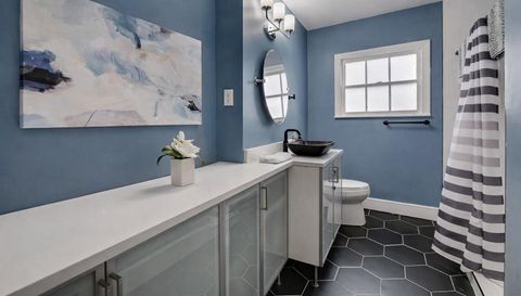 2707 Burlington Blvd