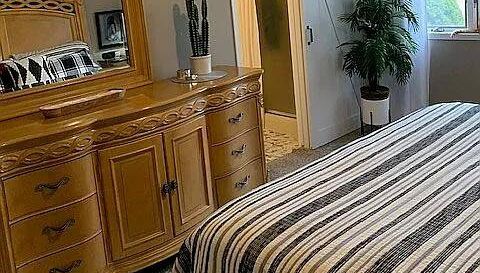 2428 Rolling Hill Dr