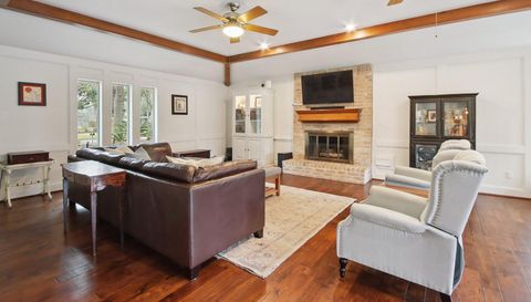 2406 Silver Falls Dr