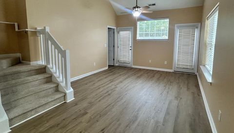 312 Robyns Glen Cir