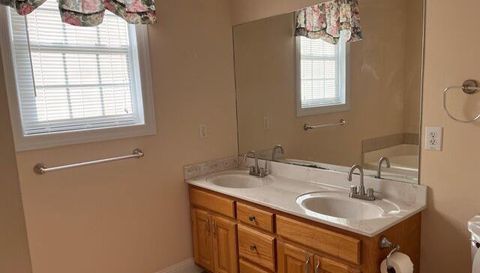 2327 Glennridge Rd