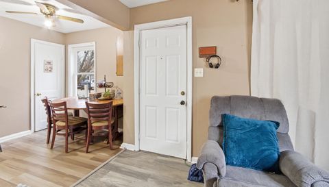 1223 N Centennial St