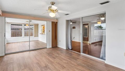 7234 LINCOLN PARK LN