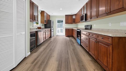 28 Coon Tail Rd