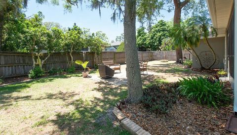 25 HARBOR WOODS CIRCLE