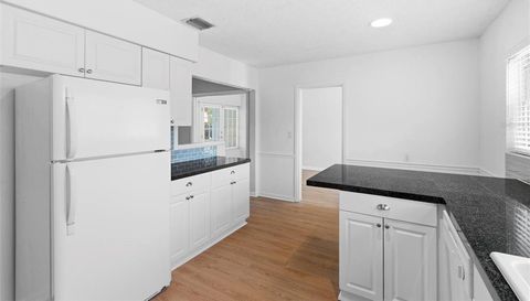 1600 SHERWOOD STREET