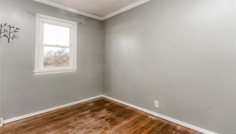 913 E Chain Of Rocks Road