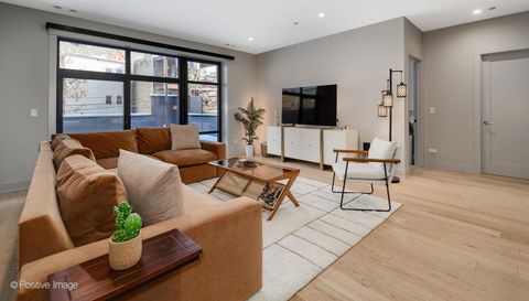 1335 N Western Avenue