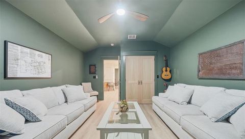 344 W RIO VISTA COURT