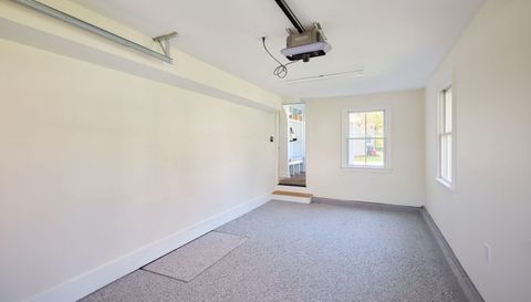 26 Bassett Ln