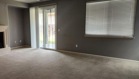253 Lilac Ln