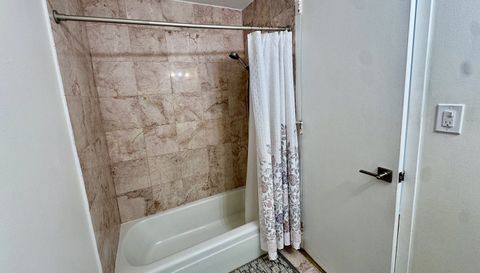 18 E Old Willow Road