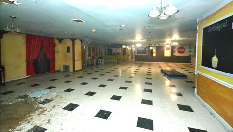 107 S Lincoln Street