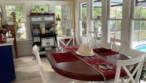 243 S CENTRAL AVENUE