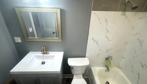 8312 S KENWOOD Avenue