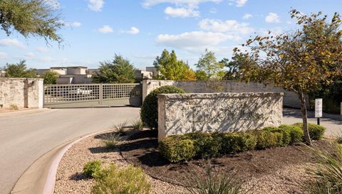 8200 Southwest Pkwy
