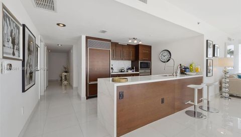 465 Brickell Ave