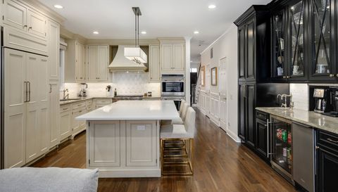 1303 W Schubert Avenue