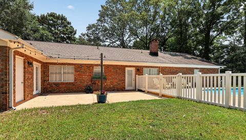2932 Squire Ln