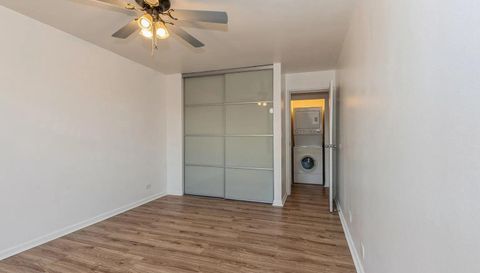 3900 N Pine Grove Ave