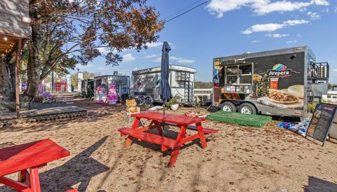 7116 Silver Star LN