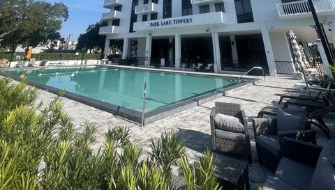 400 E Colonial Dr