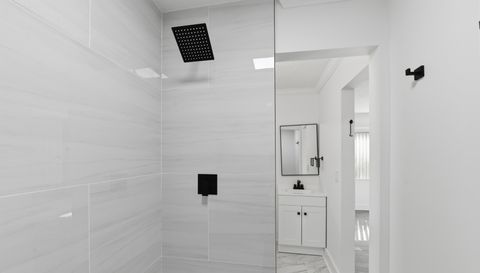 8301 Riverside Dr NE