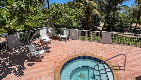 9341 Collins Ave