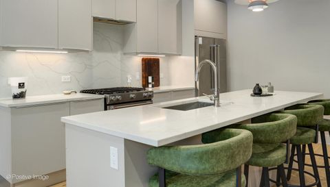 1335 N Western Avenue