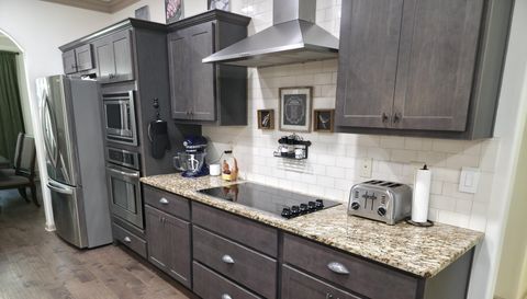 96 Oak Leaf Way