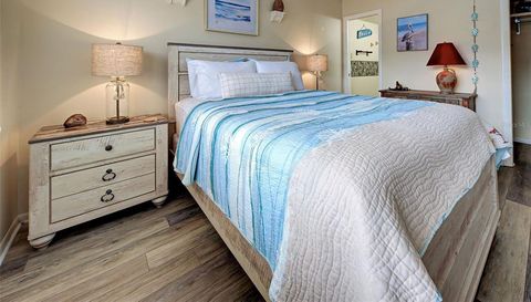 1400 Tarpon Center