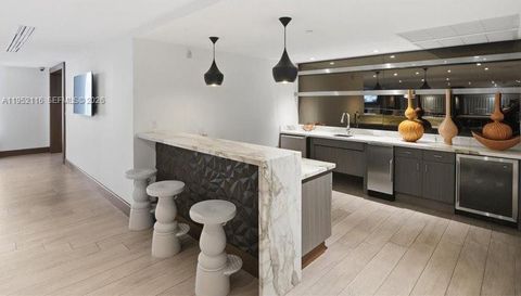 330 Sunny Isles Blvd