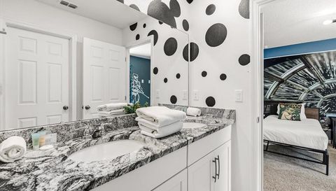 2009 TROPICAL PALMS CIRCLE