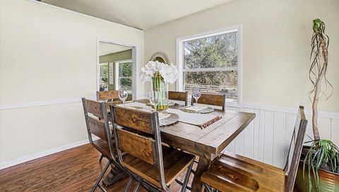 6611 Crooked Creek