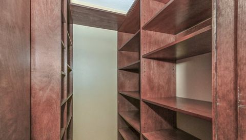 5184 S Riverview Cir