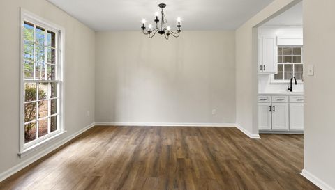 1148 Independence Dr