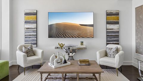 2408 Victory Park Ln