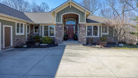 4209 N Oak Pointe Ct NE