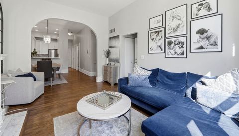 2142 N RACINE Avenue