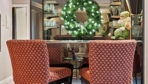 3076 Lexington Avenue N