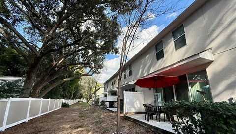 7522 ALOMA PINES COURT