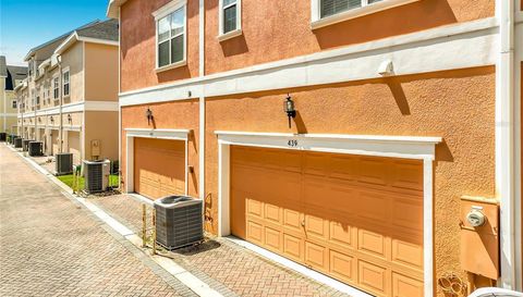 439 OLD FARM LN