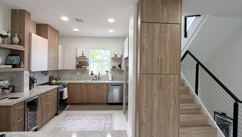 715 SW 4th Ave