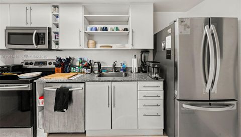 275 Ne 18th St