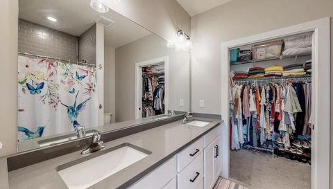 698 Shardlow Place NE