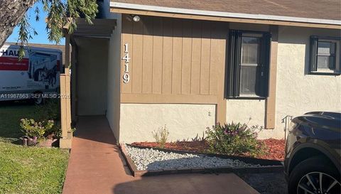 1419 Yellowthroat St