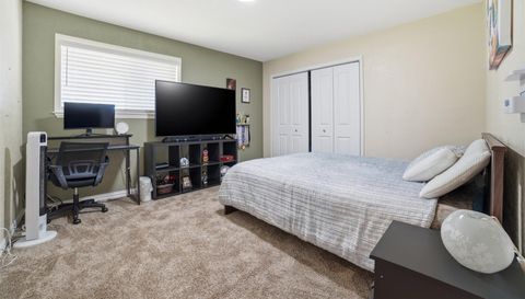 1609 Mesquite LN