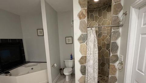 1395 Lakeview Dr