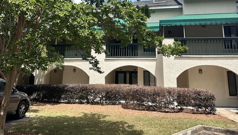 109 Westlake Ct